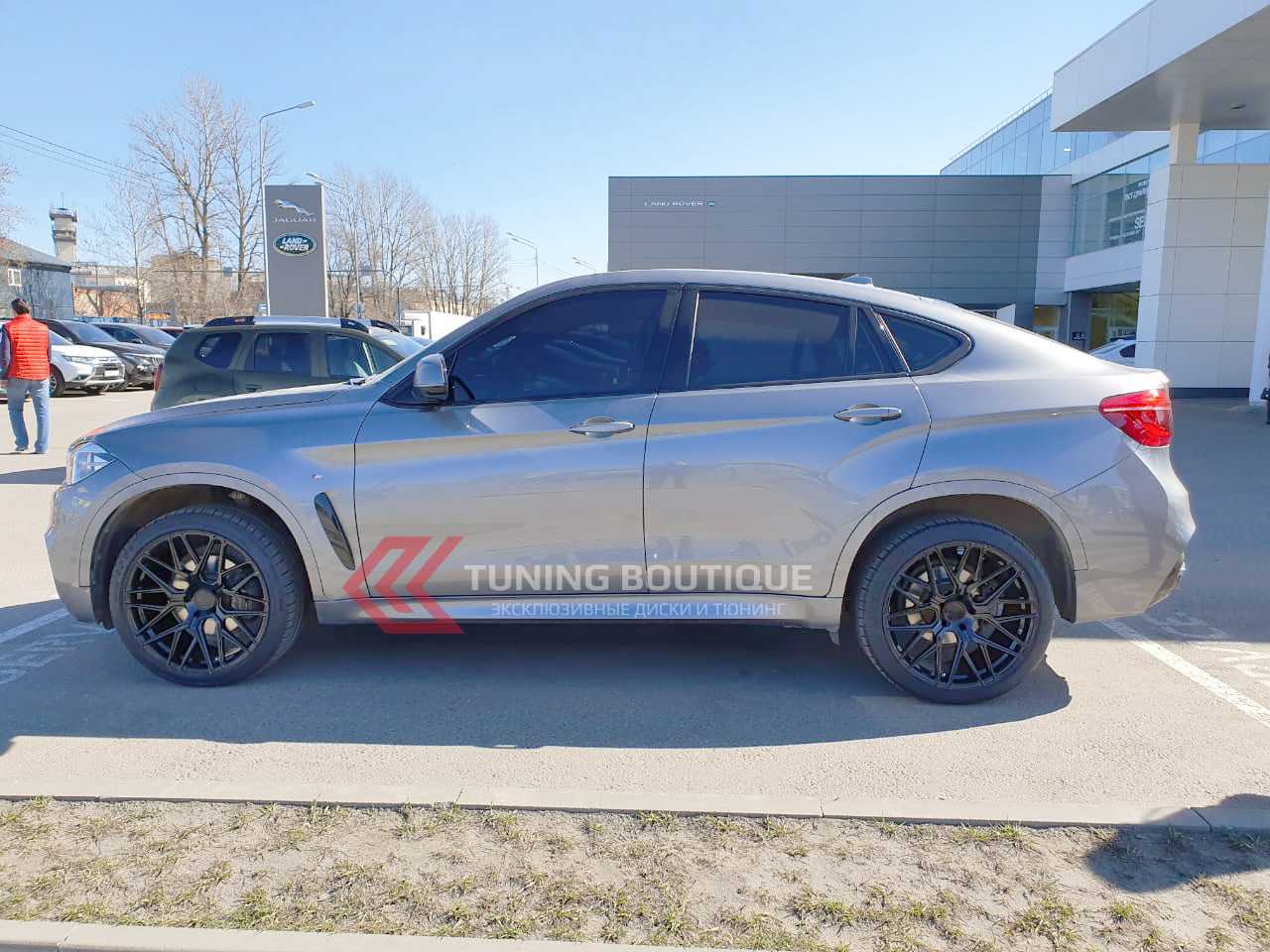 BMW X6 на 21" дисках Rohana RFX10 Gloss Black фото 1